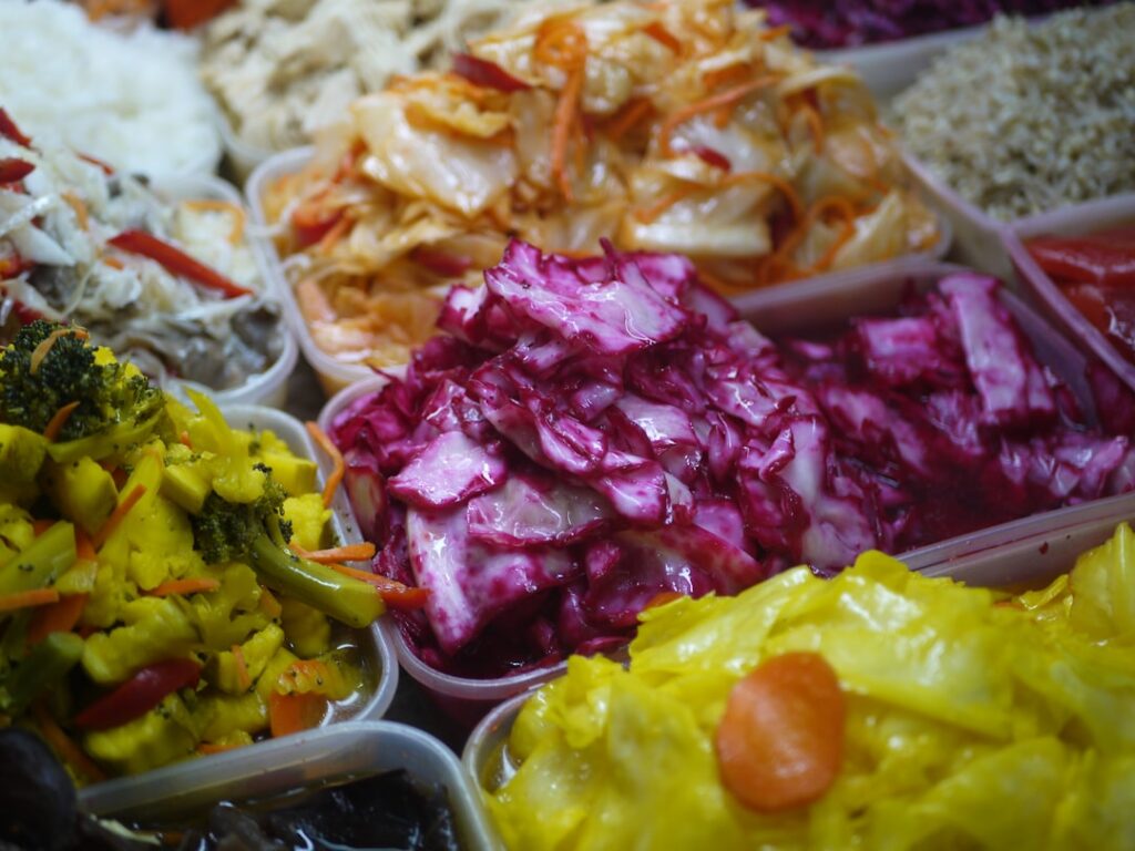 entdecken sie die vorteile von fermentiertem gemüse: natürlich haltbar, reich an probiotika und ideal für eine gesunde ernährung. probieren sie jetzt unsere leckeren fermentierten gemüsesorten!